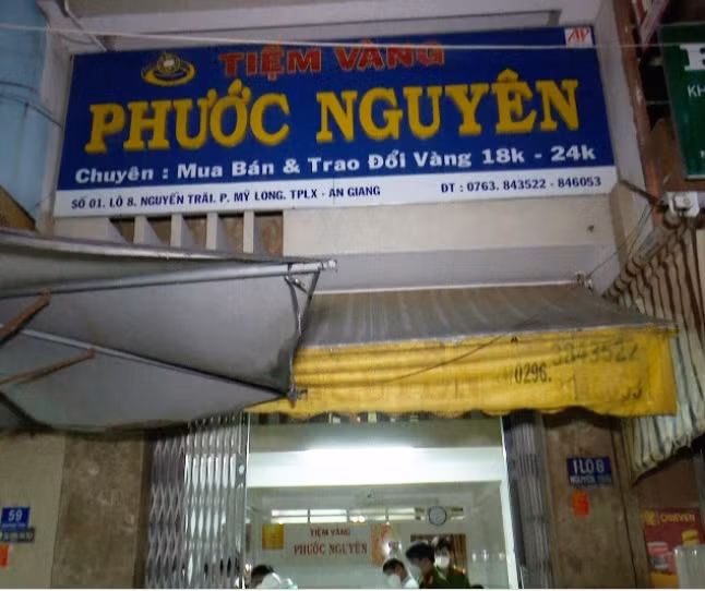 Theo tài liệu điều tra của Cơ quan Cảnh sát điều tra Công an tỉnh An Giang thì từ 2015 đến 2020 qua các giao dịch thanh toán chuyển tiền qua ngân hàng, doanh nghiệp này có hành vi bán vàng, ngoại tệ không đúng quy định pháp luật, với doanh thu từ hoạt động kinh doanh bán vàng là trên 6.362 tỷ đồng.