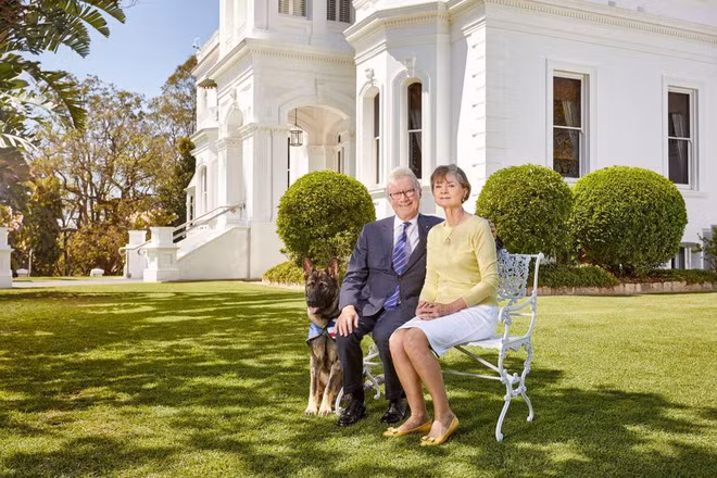 Phát ngôn viên thống đốc bang Queensland cho biết Gavel rất được trân trọng và yêu quý. "Nó đã đem lại niềm vui tới cho thống đốc, các nhân viên trong dinh thự và hàng nghìn người dân Queensland", phát ngôn viên này cho biết.