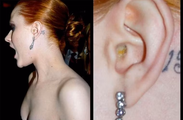Nữ diễn viên Evan Rachel Wood sẽ ngượng không biết giấu mặt đi đâu khi nhìn lại bức ảnh cô bị paparazzi soi tận vào lỗ tai kém vệ sinh của mình khi đi dự một sự kiện Critics’ Choice Television Award 2009 trong trang phục rất sành điệu. Evan là một trong những sao Hollywood bẽ mặt vì kém vệ sinh cơ thể.