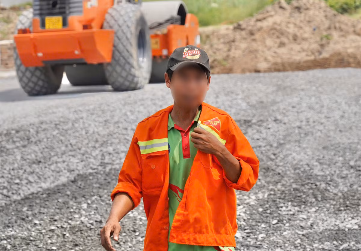 Phong vien bi hanh hung khi tac nghiep tai du an mo rong Quoc lo 50-Hinh-3