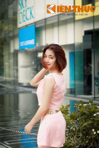 Thời đi học, Hòa Minzy đã từng tham gia và giành nhiều thành tích nổi bật trong sự nghiệp ca hát. Liên tiếp 2 năm (2010 và 2011), Hòa Minzy giành Á quân tiếng hát Bắc Ninh (2 huy chương Bạc).
