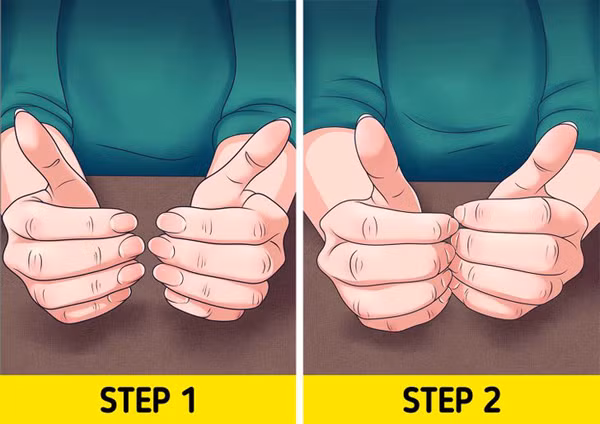 Tiếp đó, để móng tay chạm vào nhau rồi chà xát mạnh. Cứ như vậy thao tác liên tục trong vòng 5-10 phút.