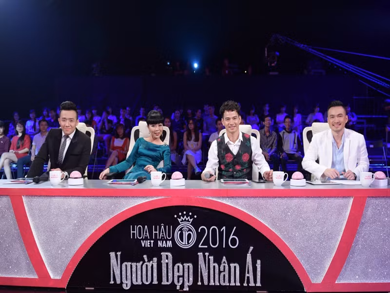 Ngoài Đàm Vĩnh Hưng, Xuân Bắc cũng lên tiếng về lùm xùm của Trấn Thành. Danh hài cho biết, đồng nghiệp là người rất tài năng. "Thành luôn cố gắng và có cảm giác là cậu ấy không chấp nhận thất bại", Xuân Bắc nói. Ảnh: Đẹp