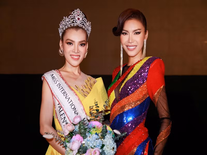 Cô thành công trong việc đưa học trò Trân Đài đăng quang Đại sứ hoàn mỹ.