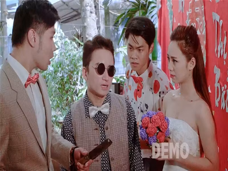 Phan Mạnh Quỳnh là tác giả của nhiều bản hit như: “Người yêu cũ”, “Nơi ấy con tìm về”. Đặc biệt ca khúc “Vợ người ta” đã giúp anh trở thành cái tên gây sốt. Với giai điệu vui tươi, ca từ hài hước, “Vợ người ta” gây bão dù không được quảng bá rầm rộ.