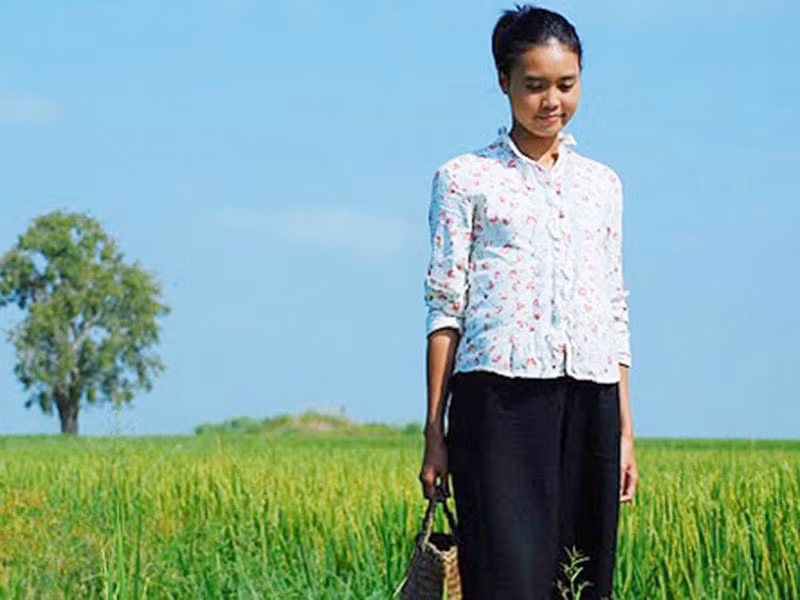 Khi còn là sinh viên trường Cao đẳng Sân khấu - Điện ảnh, Lan Ngọc vụt sáng nhờ vai diễn Nương trong "Cánh đồng bất tận". Ảnh: Đẹp plus