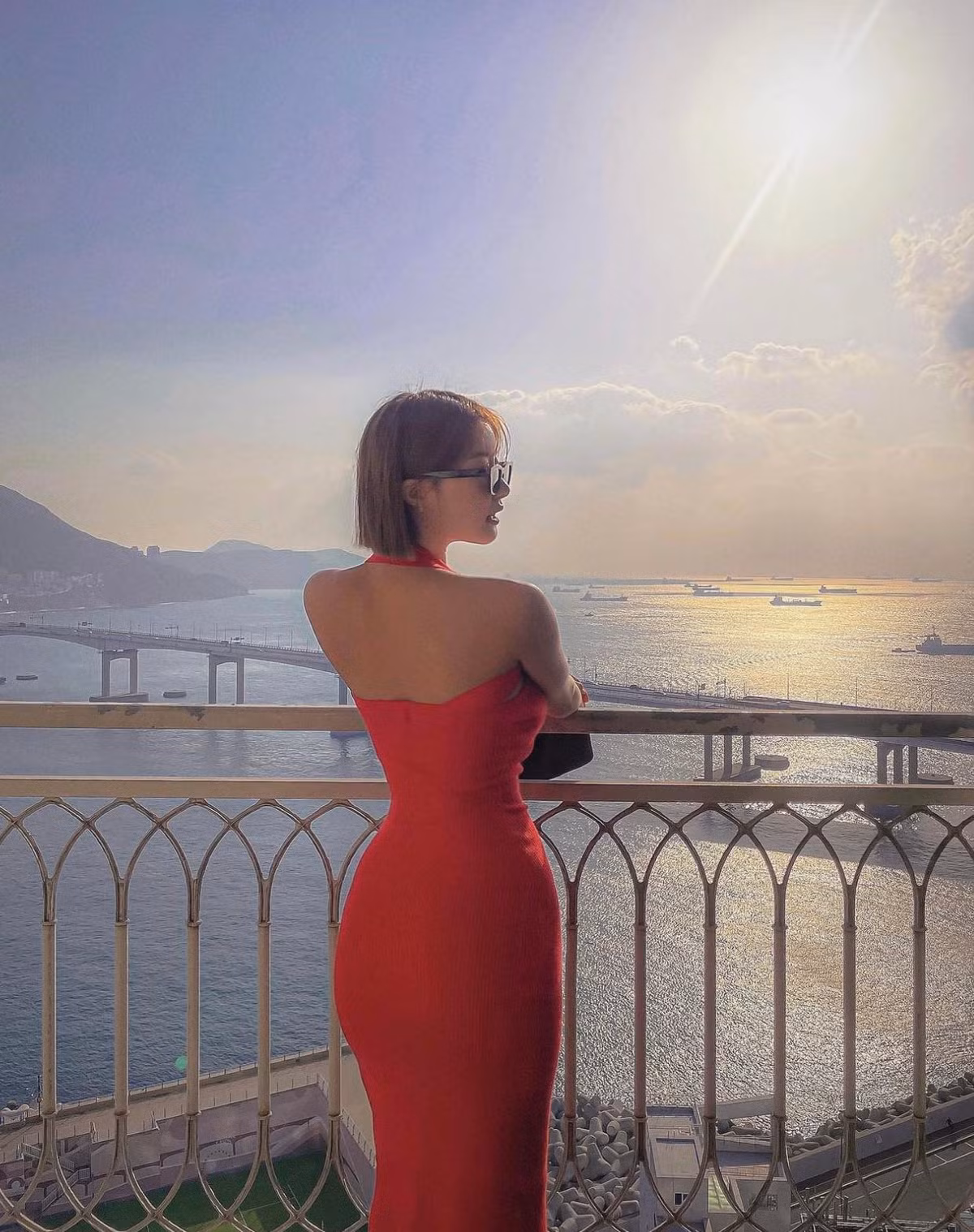 Nhờ lợi thế sáng về ngoại hình, từ nhiều năm nay, Younada được nhiều nhãn hàng "chọn mặt gửi vàng".