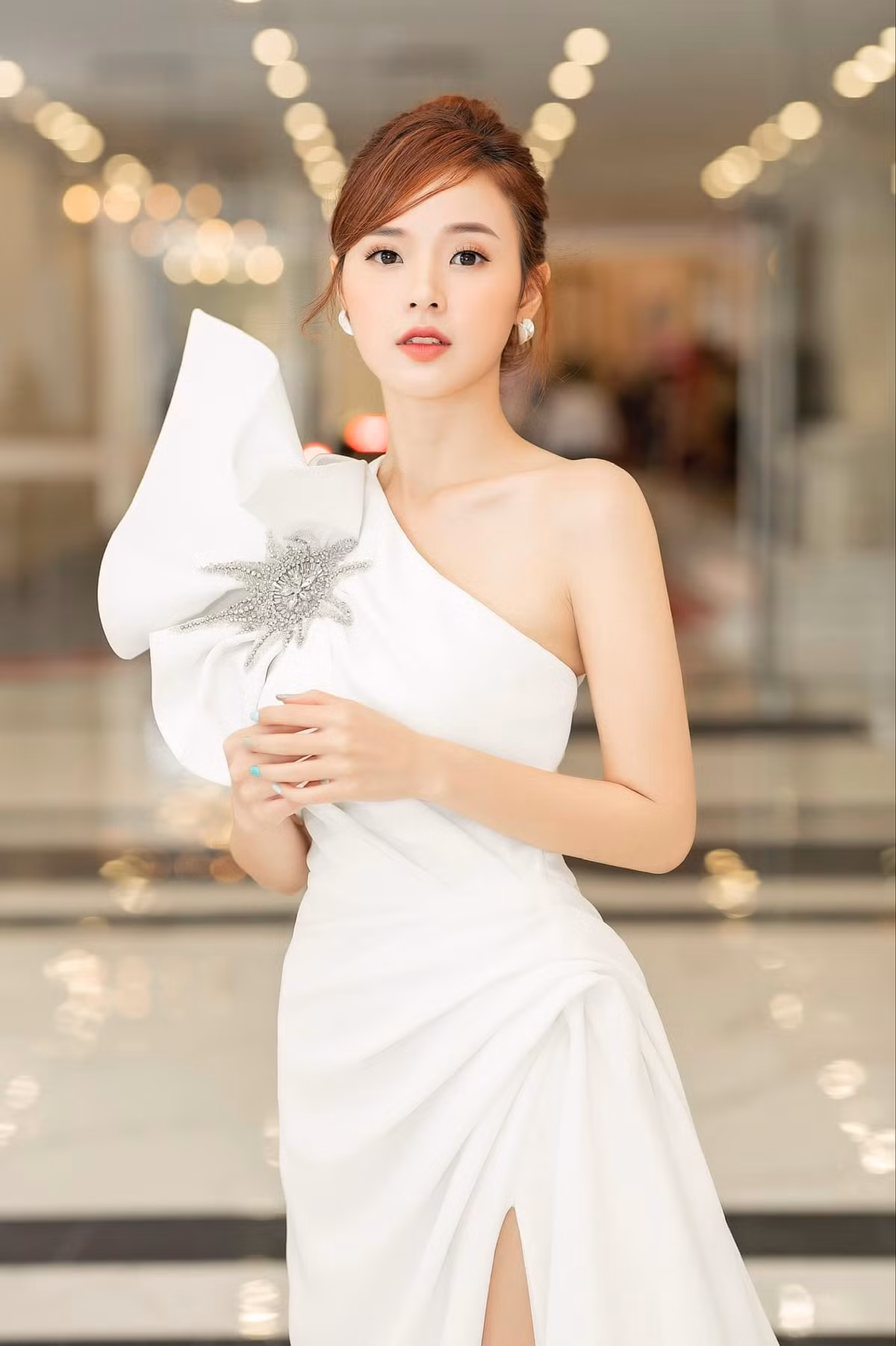 Ngoài vai trò giảng viên, Midu còn được biết đến là doanh nhân, diễn viên.