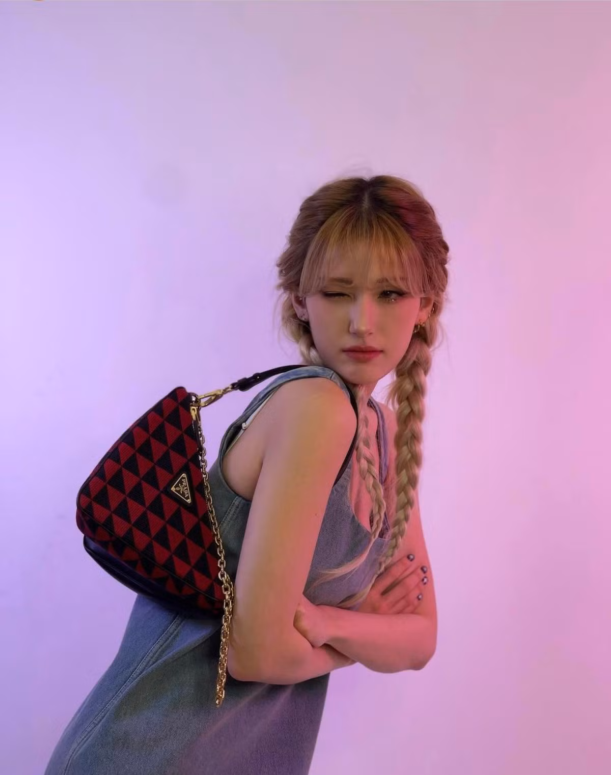 Jeon Somi đang là đại sứ, người mẫu của nhiều nhãn hàng nổi tiếng.