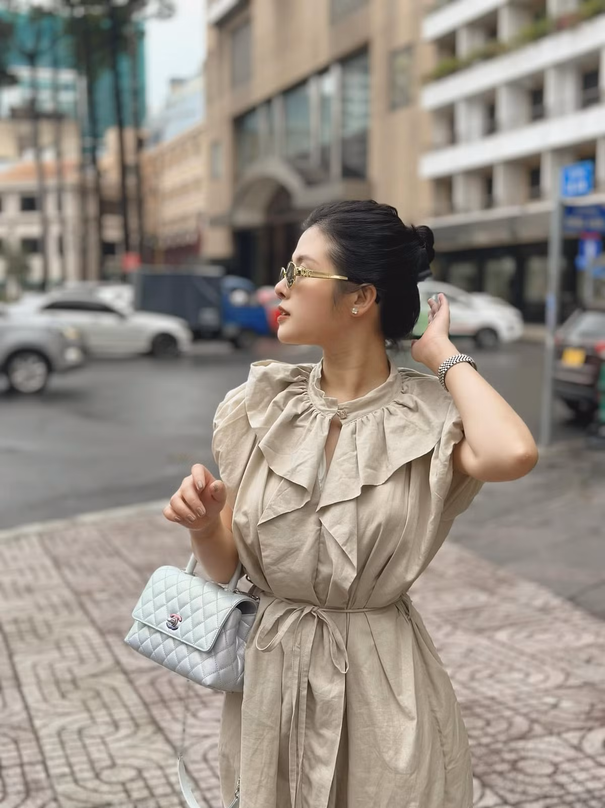 Sở hữu gương mặt xinh như hoa hậu, vóc dáng cân đối nên nhiều người từng khuyên Hải Vân thi một cuộc thi nhan sắc nào đó. Nhưng cô chia sẻ, bản thân không hào hứng với các cuộc thi hoa hậu mà thay vào đó cô muốn được tham gia và va chạm các hoạt động khác hơn. Ảnh: FBNV