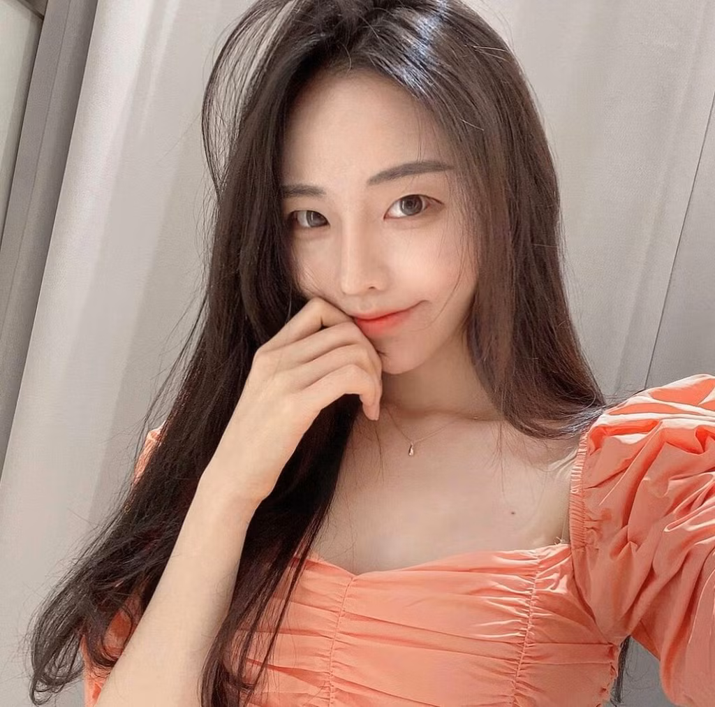 Mao Do Yo được biết đến là nữ HLV pilates nổi tiếng Hàn Quốc nhờ sắc vóc nổi bật.