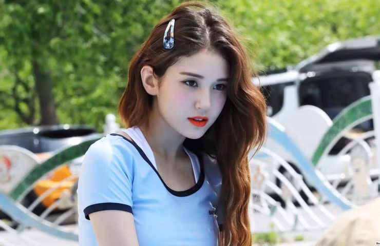 Người đẹp 22 tuổi cũng từng 2 lần lọt top 100 gương mặt đẹp nhất thế giới do TC Candler bình chọn.