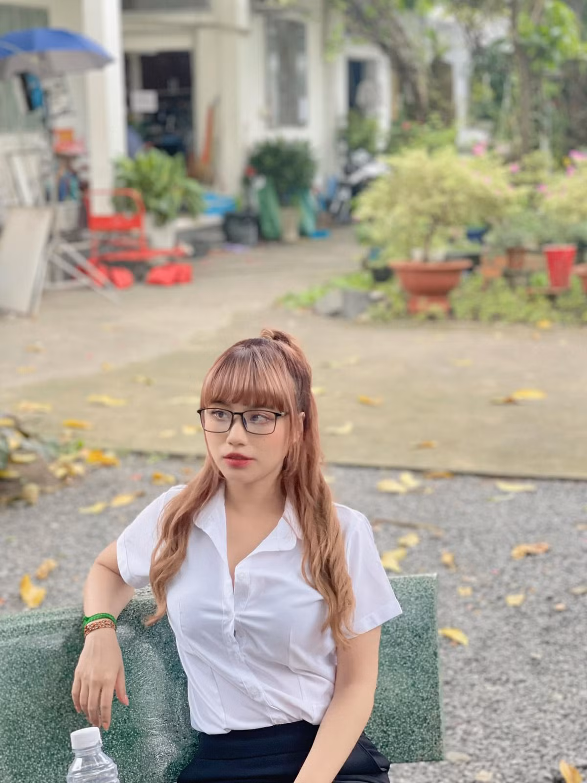 Thời gian qua, cô nàng vẫn đi lại giữa Hà Nội và TP.HCM để tham gia đóng phim, quảng cáo.