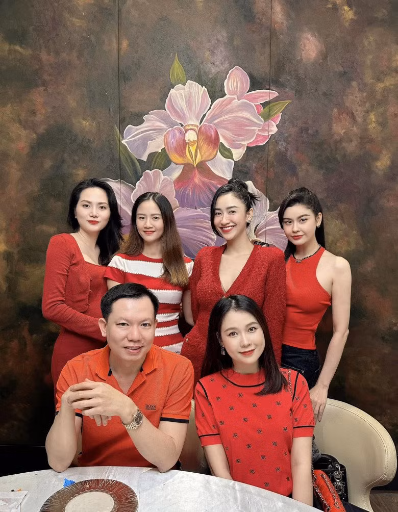 5 tháng trôi qua, Sam không có hoạt động nghệ thuật gì mới và cô vẫn giữ tương tác với người hâm mộ qua 1 số bài đăng trên MXH.