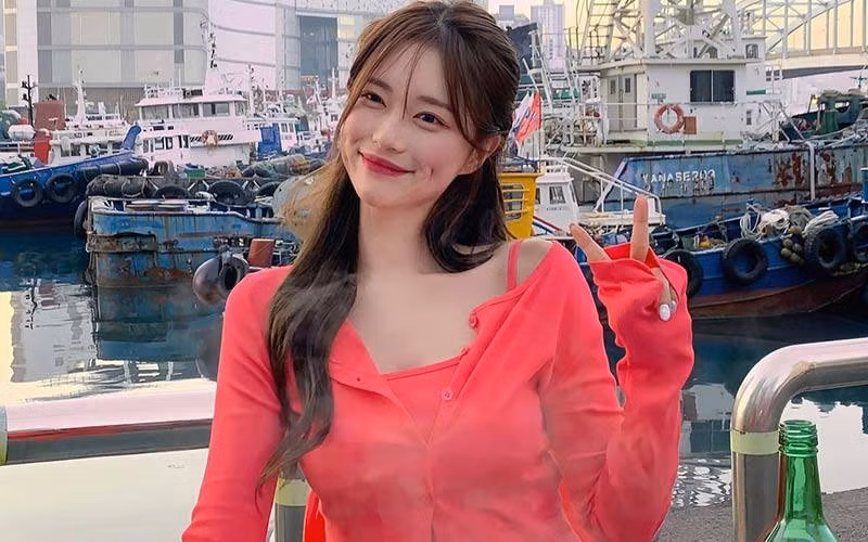 Thiếu nữ thường xuyên xuất hiện trong các bộ chụp lookbook thời trang và phong cách.