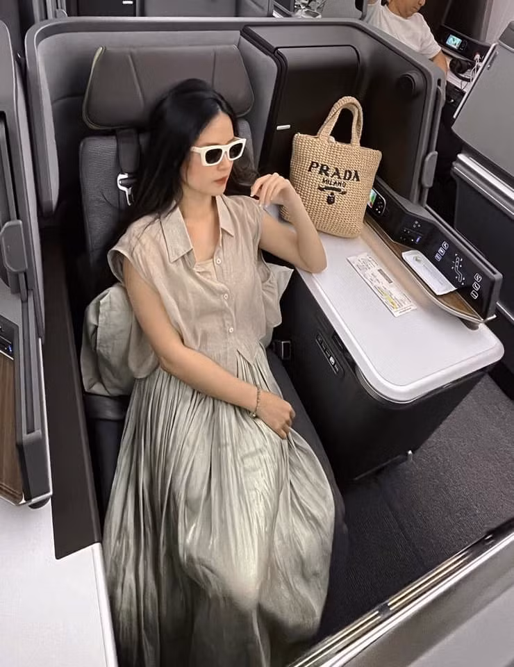 Không chỉ hoạt động nghệ thuật chăm chỉ, người đẹp còn khá "mát tay" trong lĩnh vực kinh doanh đặc biệt là bất động sản.