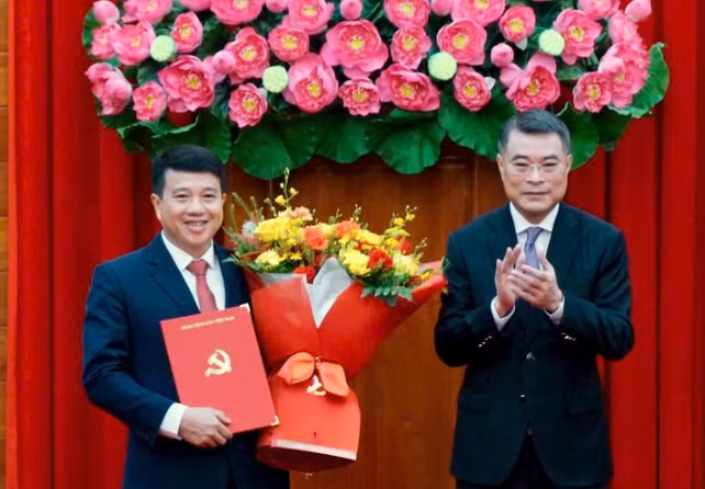 Chan dung tan Bi thu Tinh uy Lam Dong Y Thanh Ha Nie K'dam