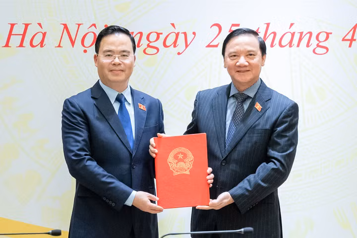 Chân dung tân Phó Chủ nhiệm Ủy ban Khoa học, Công nghệ và Môi trường Chan dung tan Pho Chu nhiem Uy ban Khoa hoc, Cong nghe va Moi truong