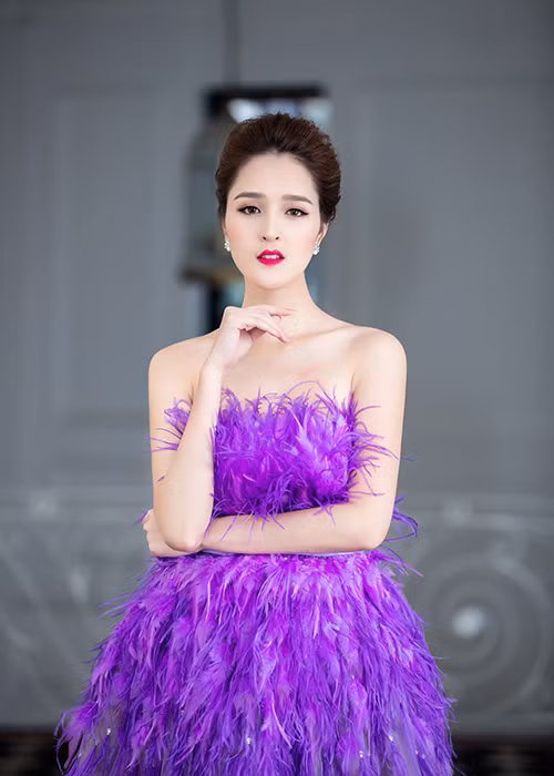 Về Á hậu Đỗ Hoàng Anh, sau khi trắng tay tại cuộc thi Miss Earth 2012, cô sống rất khép kín và không hoạt động nghệ thuật. Ảnh: FBNV