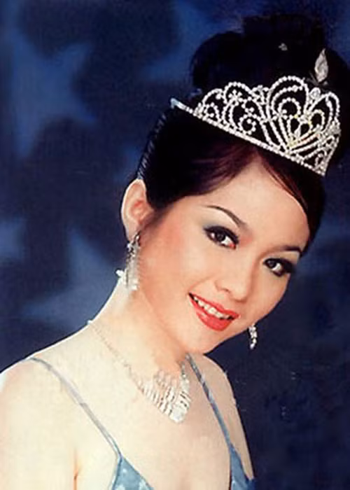 Nguyễn Thiên Nga là Hoa hậu Việt Nam 1996. Thời điểm giành vương miện, cô là sinh viên Đại học Ngoại Thương TP HCM. Khi đang ở thời điểm hoàng kim, Thiên Nga rời showbiz và vô cùng kín tiếng. Ảnh: Đời sống pháp luật