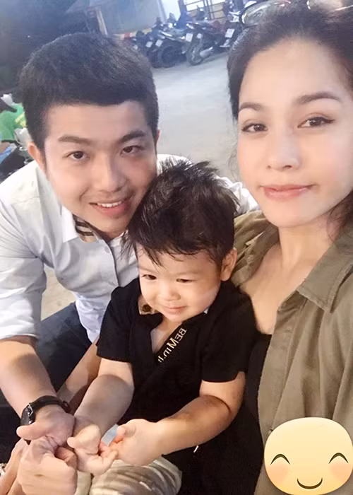 Mỗi khi rảnh rỗi, vợ chồng Nhật Kim Anh vẫn thường xuyên đưa con trai đi chơi. Nữ diễn viên từng chia sẻ cô có cuộc sống bình yên, hạnh phúc bên chồng con kể từ khi lập gia đình. Ảnh: FBNV