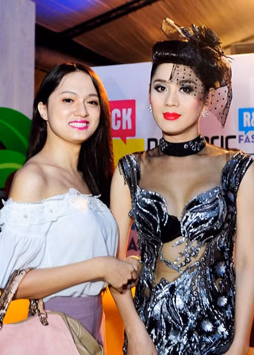 Lâm Khánh Chi còn khiến dư luận ngán ngẩm khi khẩu chiến với đồng nghiệp. Năm 2016, cô "tố" bị Hương Giang Idol "mắng chửi". Sau đó, bị Hương Giang Idol dọa kiện ra tòa, Lâm Khánh Chi tuyên bố cô cũng sẽ kiện lại nếu đàn em không giải thích và xin lỗi. Ảnh: Vietnamnet