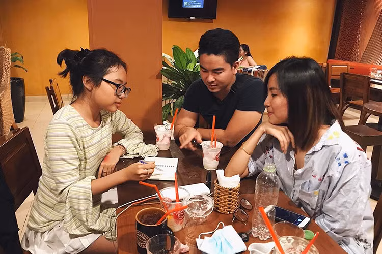 Phương Mỹ Chi bận rộn với công việc. Sắp tới, em tổ chức một minishow.