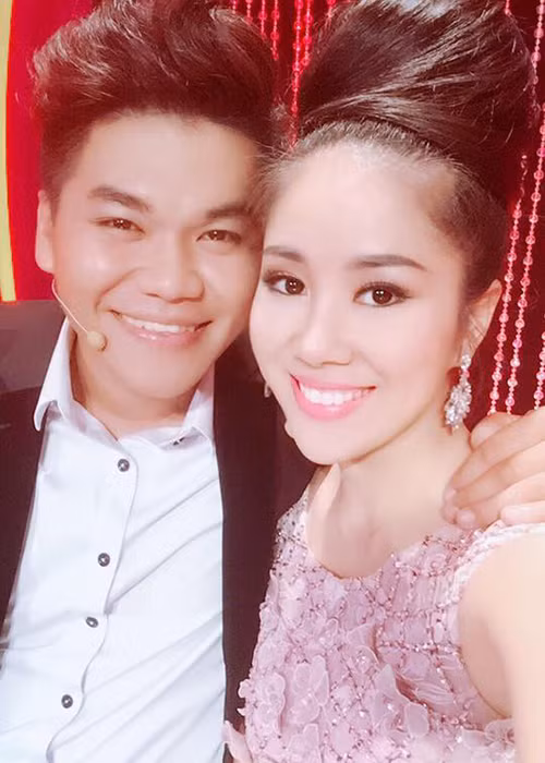 Trung Kiên tiết lộ lý do chọn yêu và cưới Lê Phương. “Ngắn gọn thôi mình yêu nụ cười đó đấy”, anh chia sẻ.