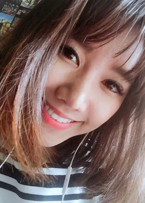 Sợ tăng cân nhưng sao Việt Hari Won vẫn không thể kìm lòng trước những món ăn ngon.