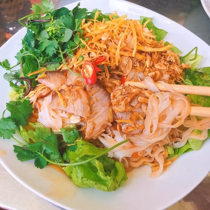 Nền văn hóa ẩm thực xứ Lạng vô cùng đa dạng, với nhiều món ăn lạ miệng, thơm ngon, hấp dẫn. Đặc sản phở chua là một trong số đó. Ảnh Internet