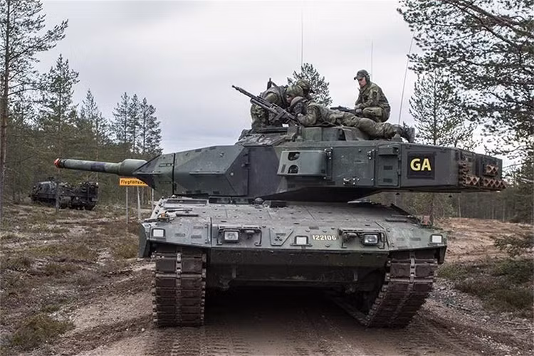 Can canh xe tang Leopard 2A5 hien dai nhat QD Thuy Dien