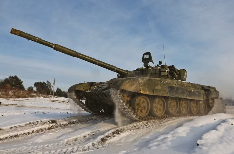 Quân đội Nga đang sở hữu hơn 5.000 chiếc xe tăng T-72 với nhiều biến thể khác nhau trong đó có 2.000 đang có trong biên chế và 3.000 chiếc khác trong kho dự bị.
