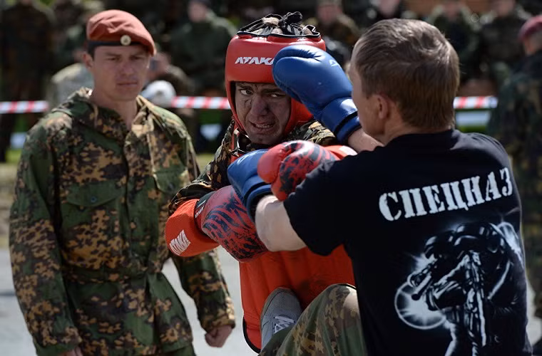 Trong bài huấn luyện cuối cùng của mình tân binh Spetsnaz sẽ phải đấu tay đôi với 4 thành viên Spetsnaz lão luyện khác, mỗi trận đấu sẽ diễn ra trong vòng 12 phút.