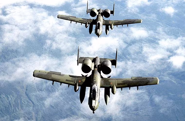 Tuy nhiên mẫu máy bay chiến đấu mà Không quân Mỹ sử dụng nhiều nhất tại Syria vẫn là những chiếc cường kích A-10 Thunderbolt II.