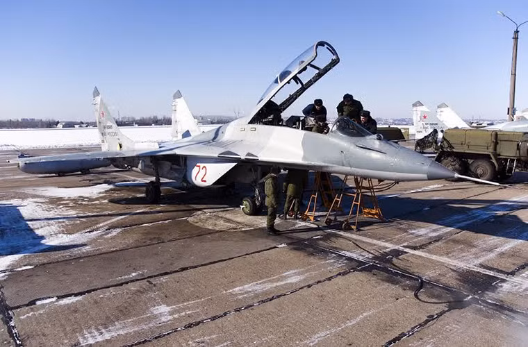 Hiện tại Không quân Nga đang sở hữu phi đội khoảng 28 chiếc MiG-29SMT và sẽ tiếp nhận thêm 16 chiếc nữa trong năm 2016.