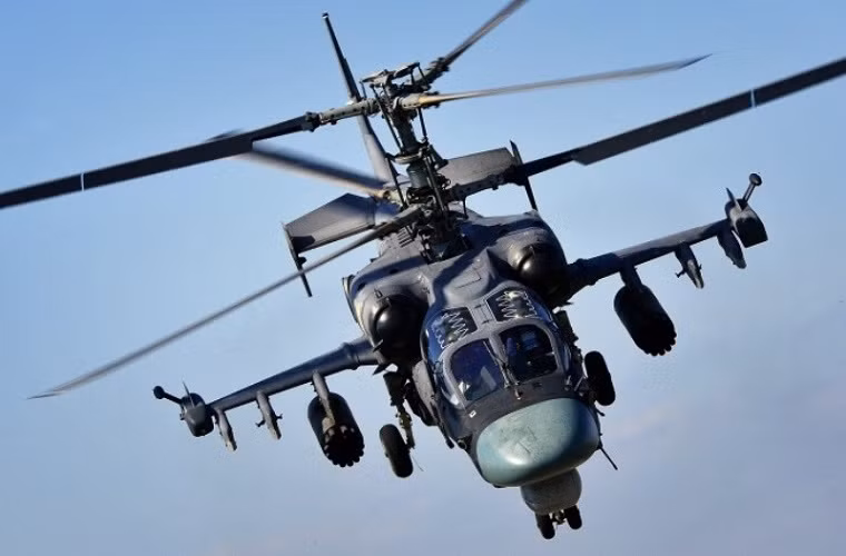 Trực thăng tấn công Ka-52 "Alligator" với thiết kế cánh quạt nâng đồng trục đặc trưng của Không quân Nga.