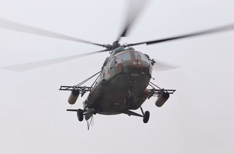 Điểm nhấn của buổi diễn tập là việc trực thăng đa năng Mi-8MT trang bị các tổ hợp ống phóng rocket phóng loạt tiêu diệt các mục tiêu giả định dưới mặt đất.