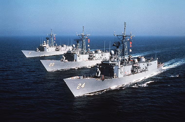 Được biết, Đài Loan sẽ chi ít nhất 240 triệu USD để mua lại hai tàu hộ vệ Oliver Hazard Perry từ Mỹ. Đây chỉ là một phần trong thỏa thuận vũ khí trị giá hơn 1.8 tỷ USD mà Tổng thống Mỹ Obama vừa phê duyệt cho Đài Loan vào hôm 18/12. Bên cạnh đó cả hai tàu này sẽ được nâng cấp lại trước khi được chuyển giao cho Đài Loan và một phần quan trọng trong gói nâng cấp này là việc trang bị lại hệ thống định vị thủy âm chống ngầm thế hệ mới.