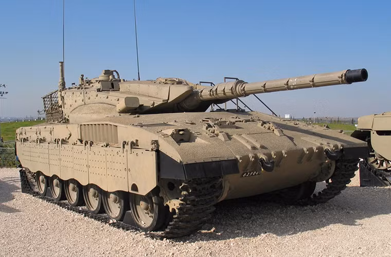 Việc Quân đội Israel loại bỏ Merkava Mk II trước đó đã được xem là vấn đề thời gian khi các biến thể xe tăng chiến đấu chủ lực hiện đại hơn như Merkava Mk III và Merkava Mk IV lần lượt được đưa vào trang bị từ năm 1990 và năm 2004.