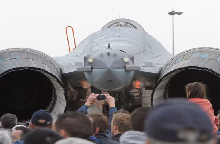 Bên cạnh đó Su-35 còn thể mang theo hầu hết các loại tên lửa không đối không, không đối đất hiện đại nhất của Không quân Nga hiện nay.