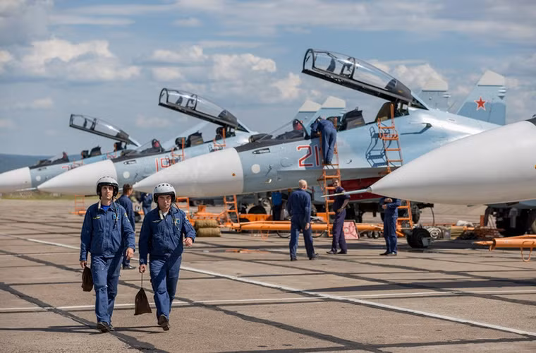 Các chuyến bay huấn luyện với Su-30SM được diễn ra mỗi ngày.