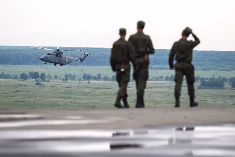 Trong ảnh là trực thăng vận tải hạng nặng Mi-26 của Không quân Nga, dòng trực thăng lớn nhất thế giới từng được chế tạo.