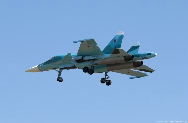 Đa phần những chiếc Su-34 này đều đã hoàn tất quá trình bay thử nghiệm và đang đợi được bàn giao cho Không quân Nga.