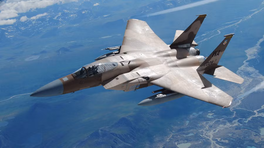 Không lâu sau đó, Không quân Mỹ cũng điều động chiến đấu cơ F-15C phiên bản chiếm ưu thế trên không đến Thổ Nhĩ Kỳ hỗ trợ cho các máy bay không kích IS.
