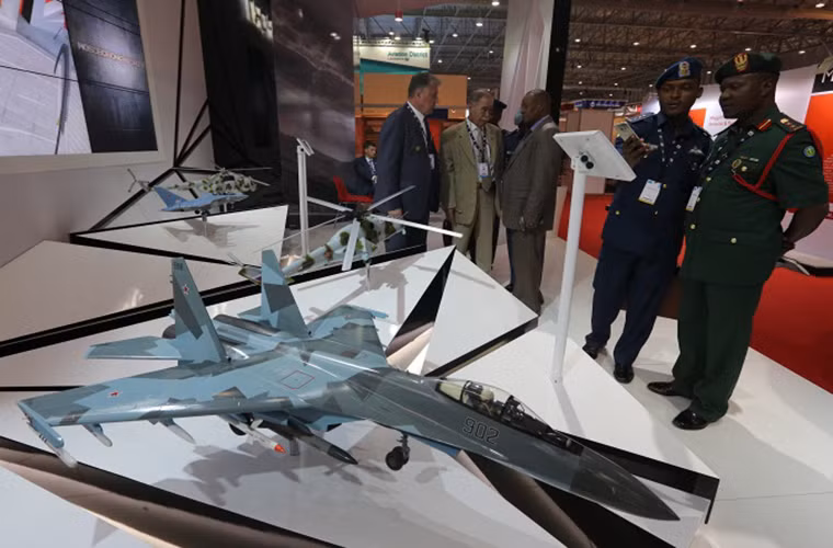 Một góc khác là của Tập đoàn xuất nhập khẩu vũ khí nhà nước Rosoboronexport của Nga.