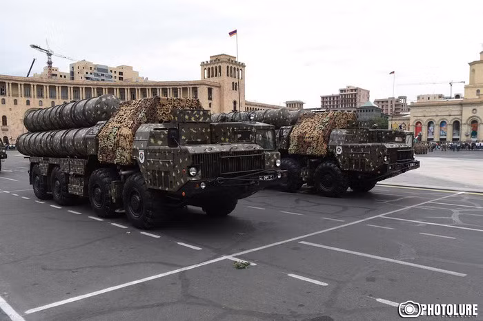 Do đó không thể biết rõ các nhà báo Azerbaijan đang nói về bầu trời "đã được làm sạch" nào, thực tế cũng cho thấy không quân Azerbaijan chưa thể hoàn toàn tự do hoạt động.