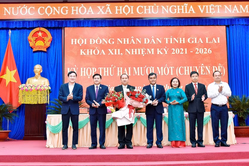 Ông Rah Lan Chung được bầu giữ chức Chủ tịch UBND tỉnh Gia Lai Ong Rah Lan Chung duoc bau giu chuc Chu tich UBND tinh Gia Lai
