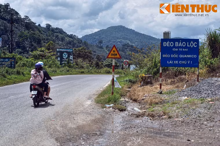 Lâm Đồng, nối thị trấn Đạ M'ri, huyện Đạ Huoai với thành phố Bảo Lộc, đèo Bảo Lộc còn có tên gọi là Đèo B'Lao, là một trong những con đèo huyền thoại trên đất nước Việt Nam.