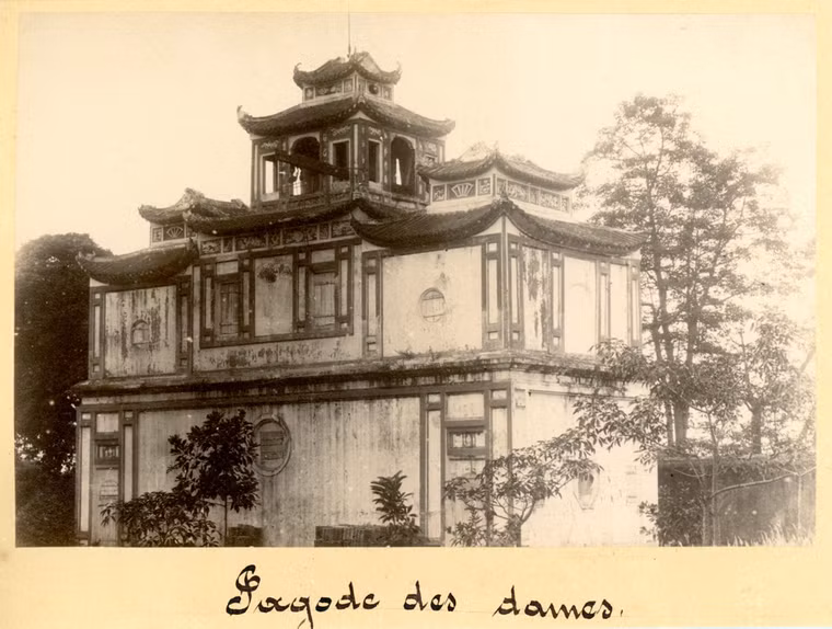Hậu Lâu trong Hoàng thành Thăng Long.