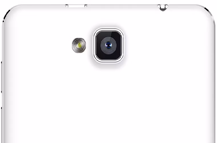 Camera 8MP cho chất lượng ảnh chụp và video sống động. Bộ lọc thấu kính 5 lớp chống lóa, cho màu sắc trung thực. Camera được tích hợp tính năng chụp một chạm, lấy nét tự động, nhận diện khuôn mặt và chụp hình với sự hỗ trợ của đèn LED Flash. Camera trước 2MP.